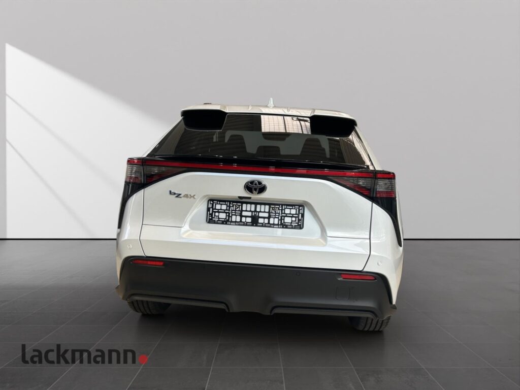 Toyota bz4X Exposé-Bild 6