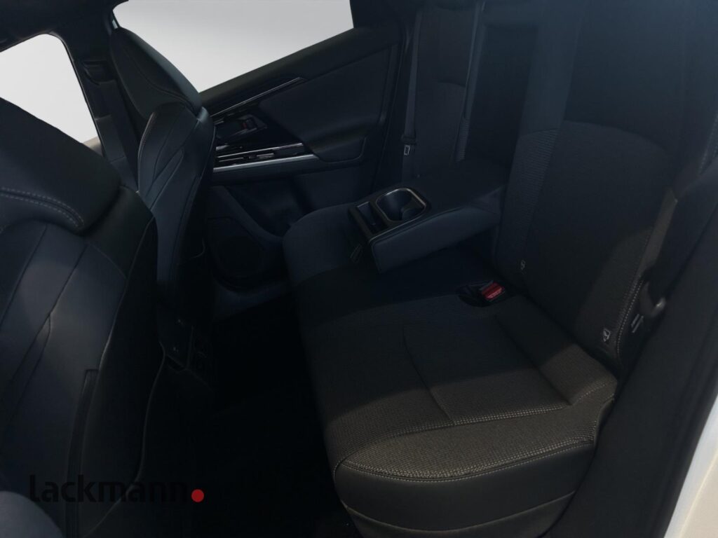 Toyota bz4X Exposé-Bild 9