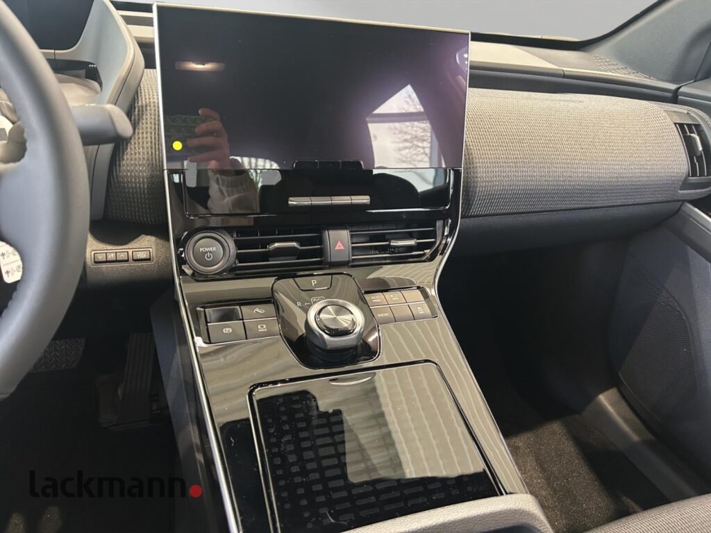 Toyota bz4X Exposé-Bild 12