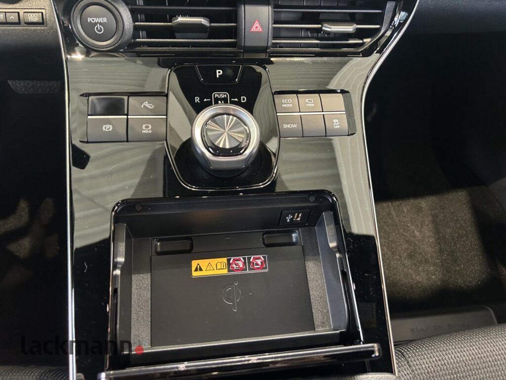 Toyota bz4X Exposé-Bild 13