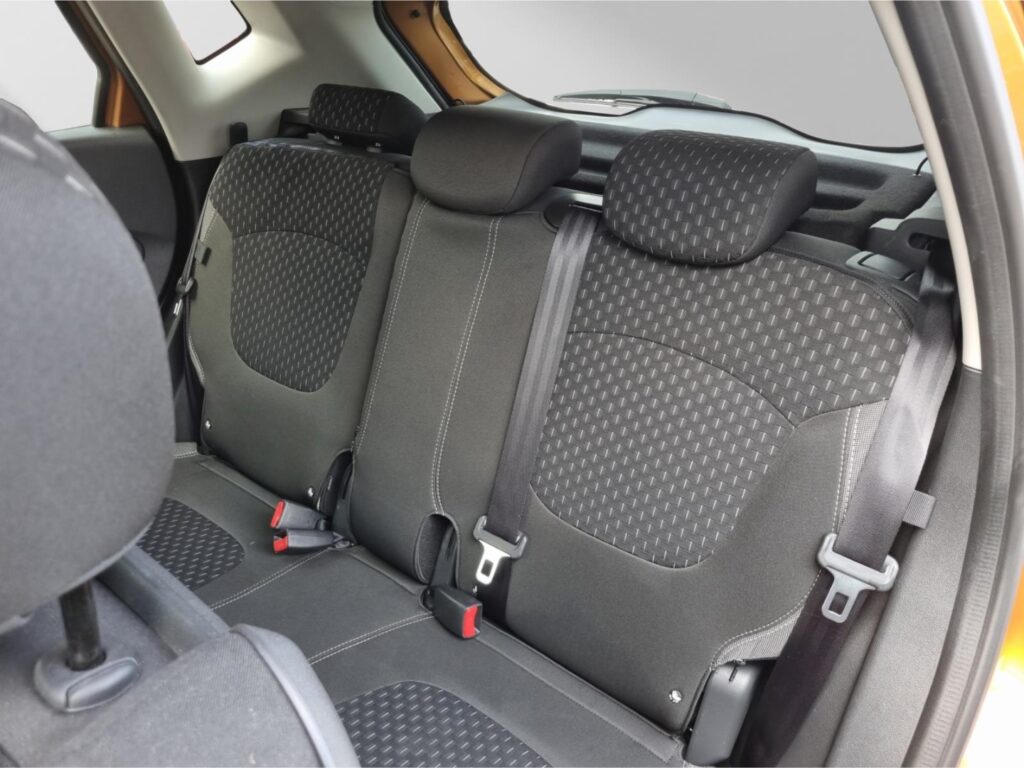 Renault Captur Exposé-Bild 9