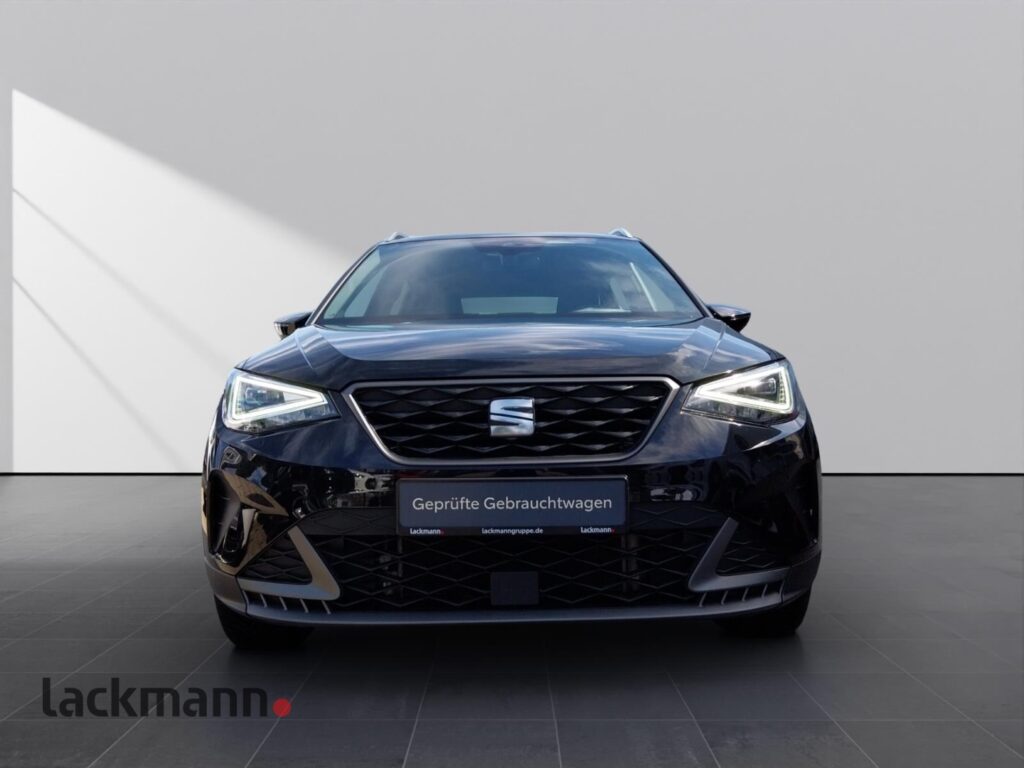 Seat Arona Exposé-Bild 2