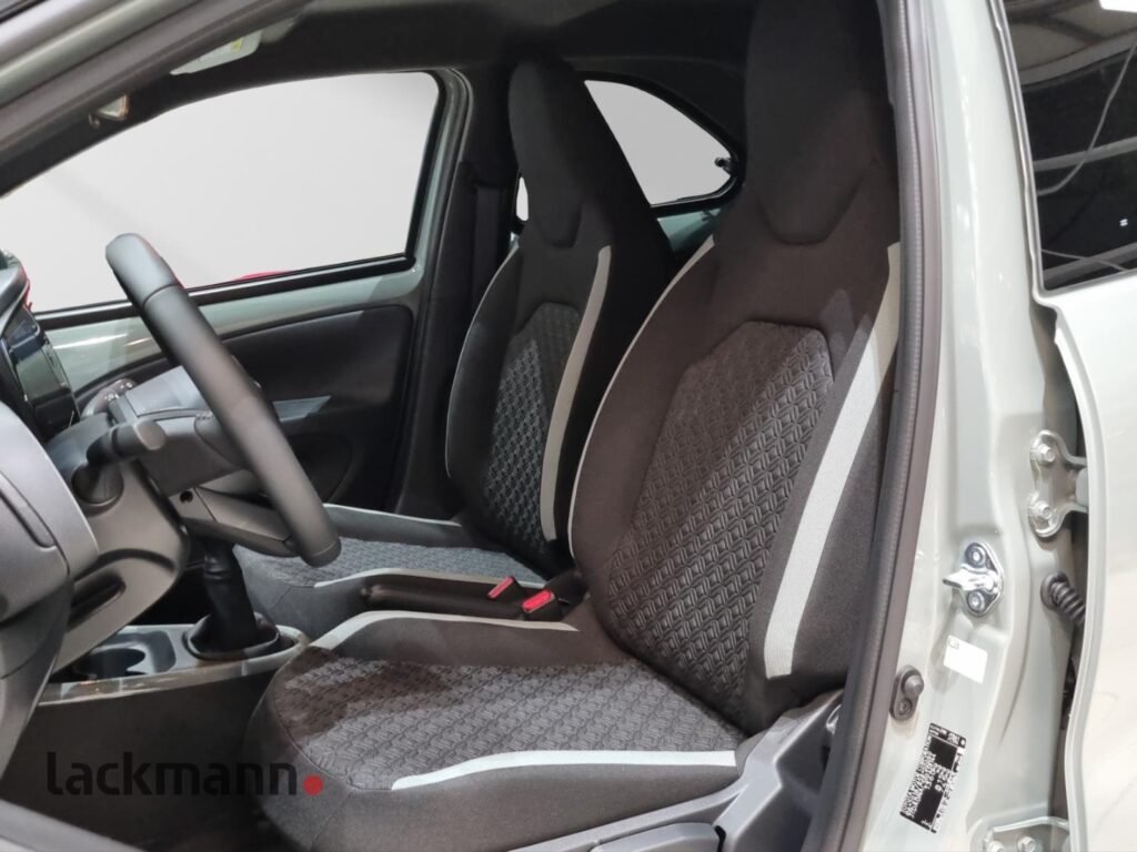 Toyota Aygo X Exposé-Bild 8