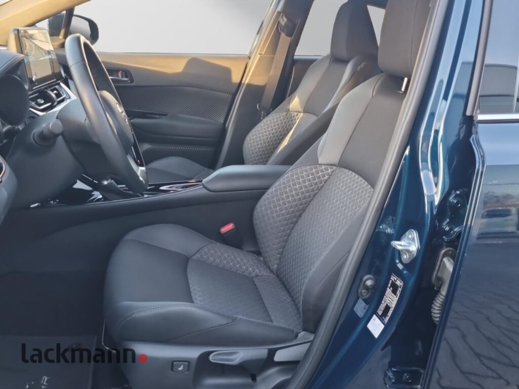 Toyota C-HR Exposé-Bild 8