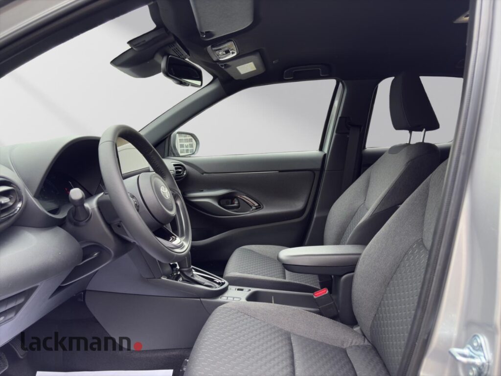 Toyota Yaris Cross Exposé-Bild 7