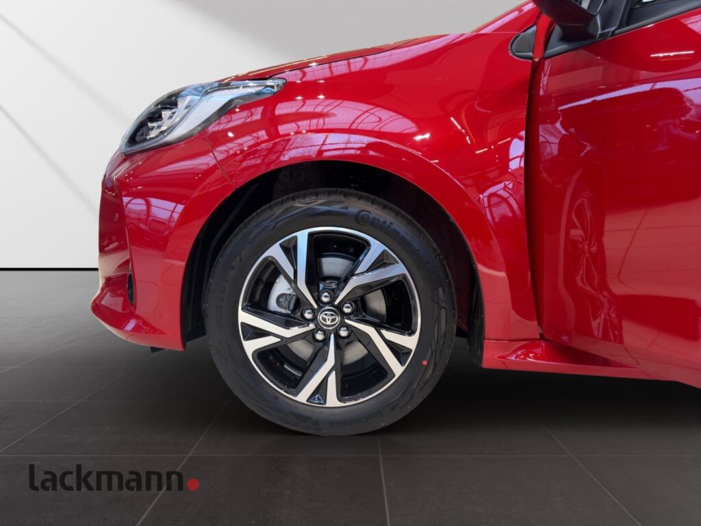 Toyota Yaris Exposé-Bild 9