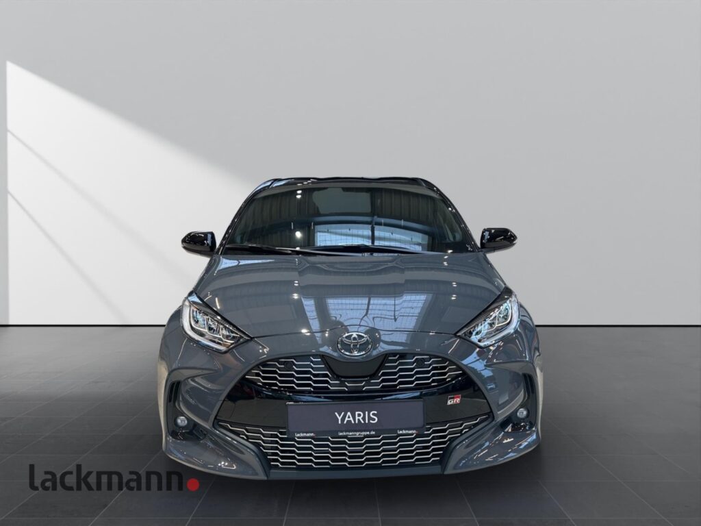 Toyota Yaris Exposé-Bild 2