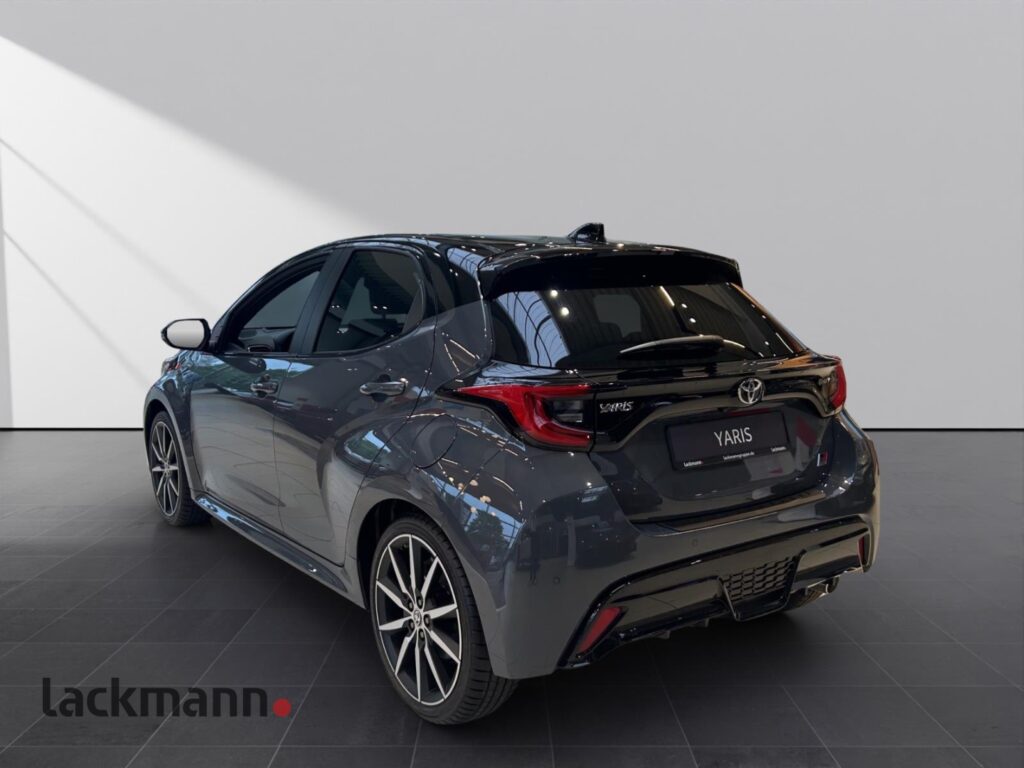 Toyota Yaris Exposé-Bild 5