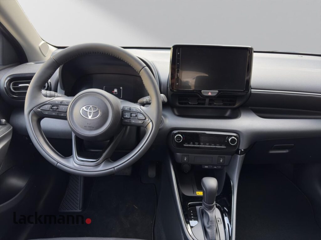 Toyota Yaris Exposé-Bild 10