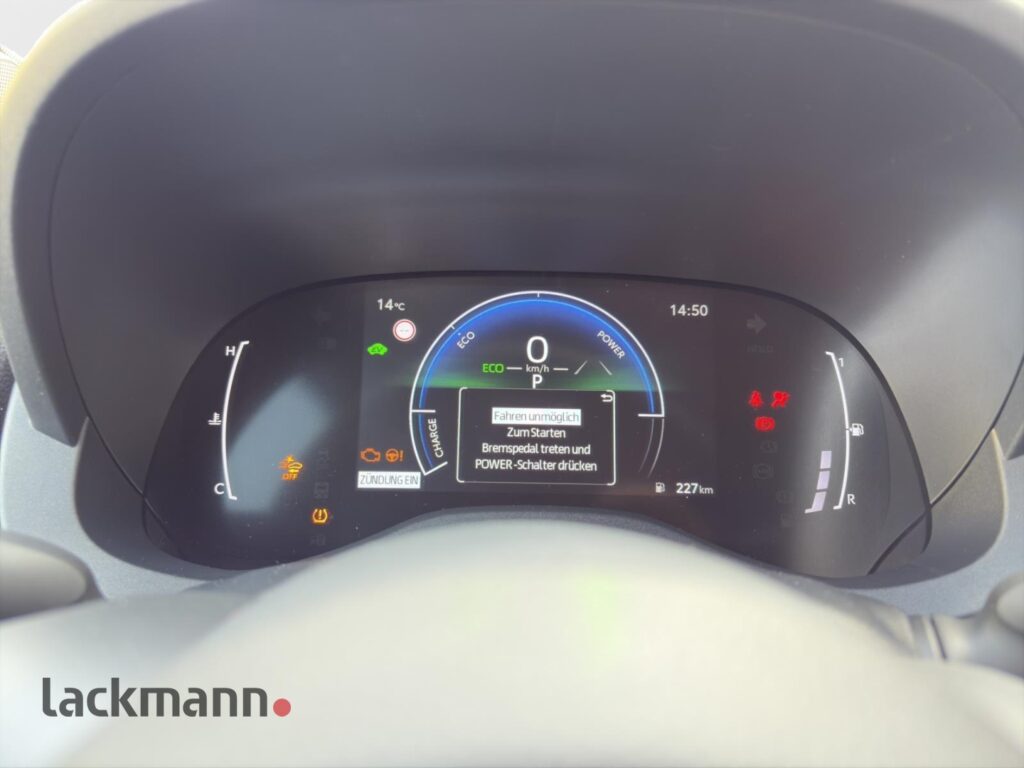 Toyota Yaris Exposé-Bild 12