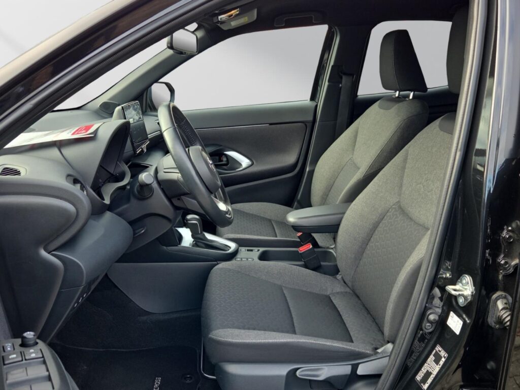 Toyota Yaris Cross Exposé-Bild 8