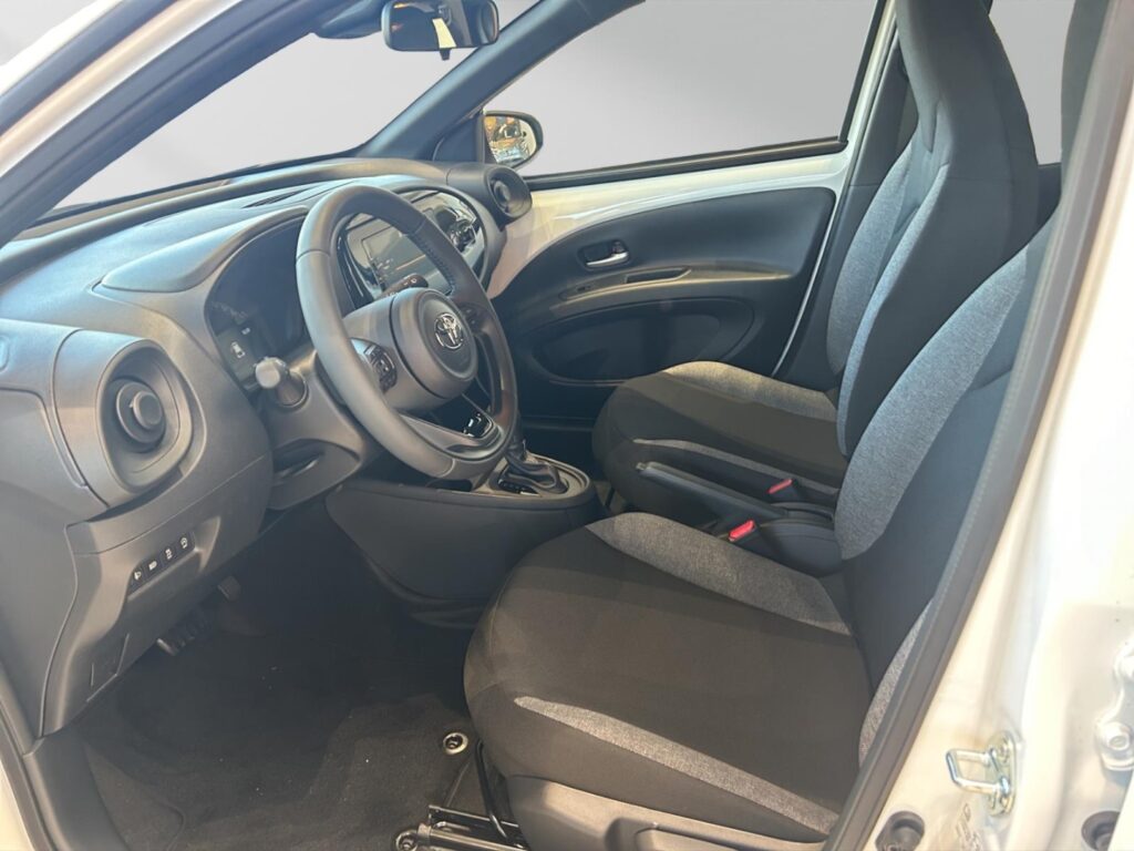 Toyota Aygo X Exposé-Bild 8