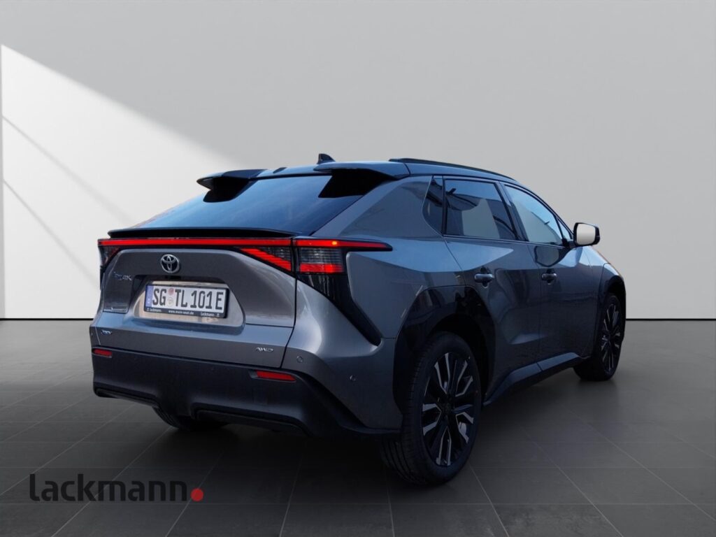 Toyota bz4X Exposé-Bild 4