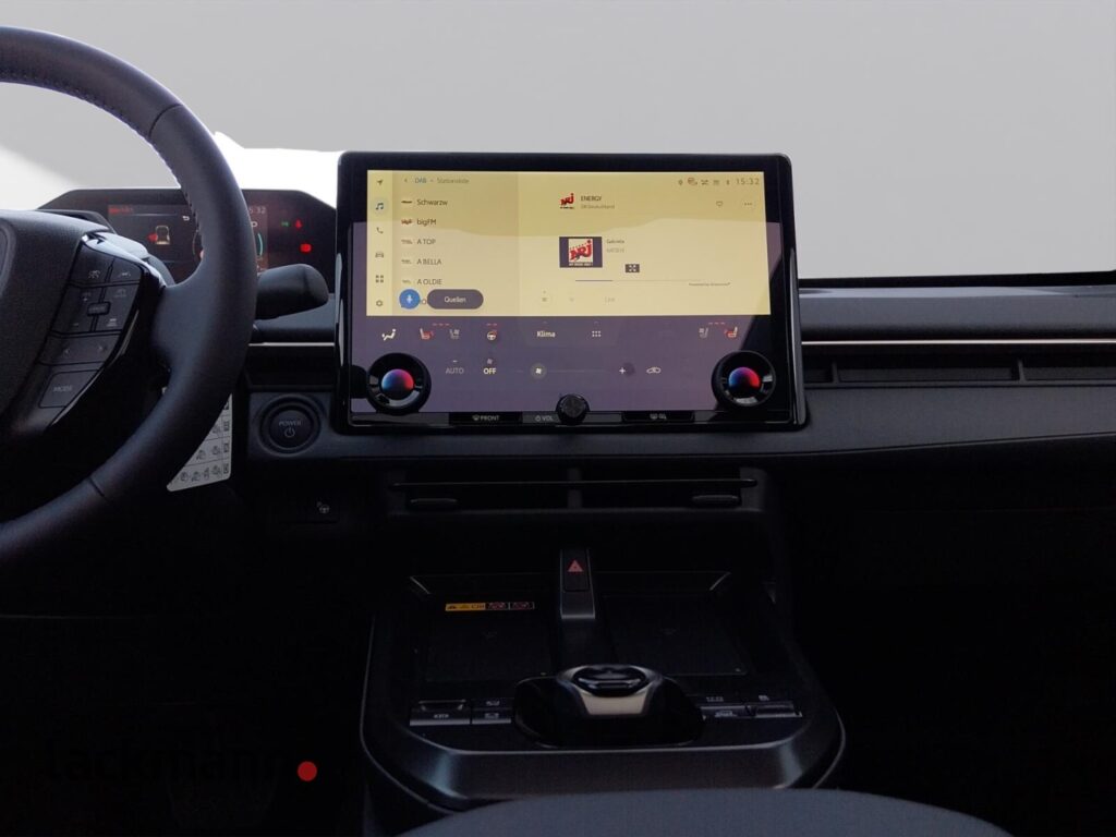 Toyota bz4X Exposé-Bild 12