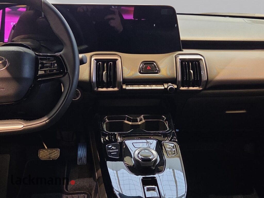 Toyota Urban Cruiser Exposé-Bild 12