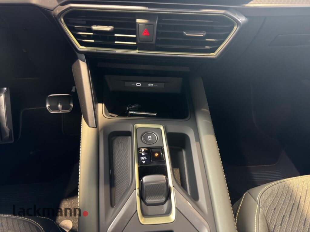 Cupra Leon Exposé-Bild 11