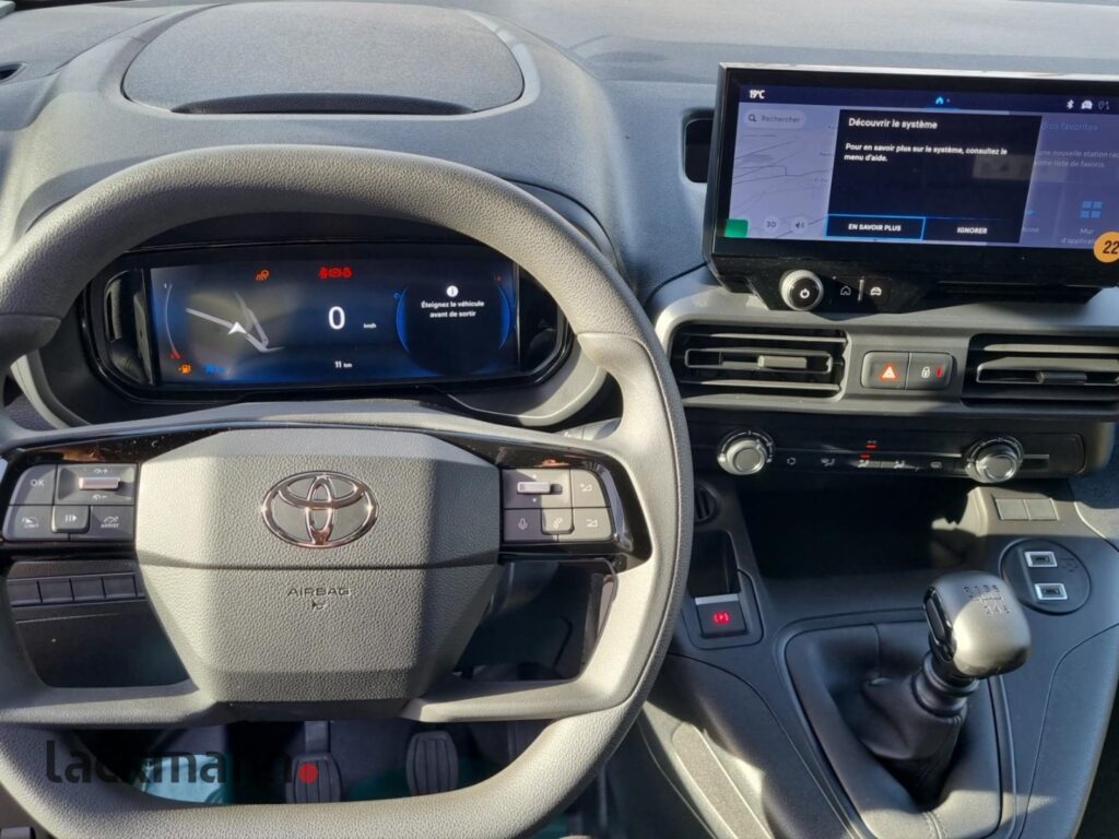 Toyota Proace City Exposé-Bild 10