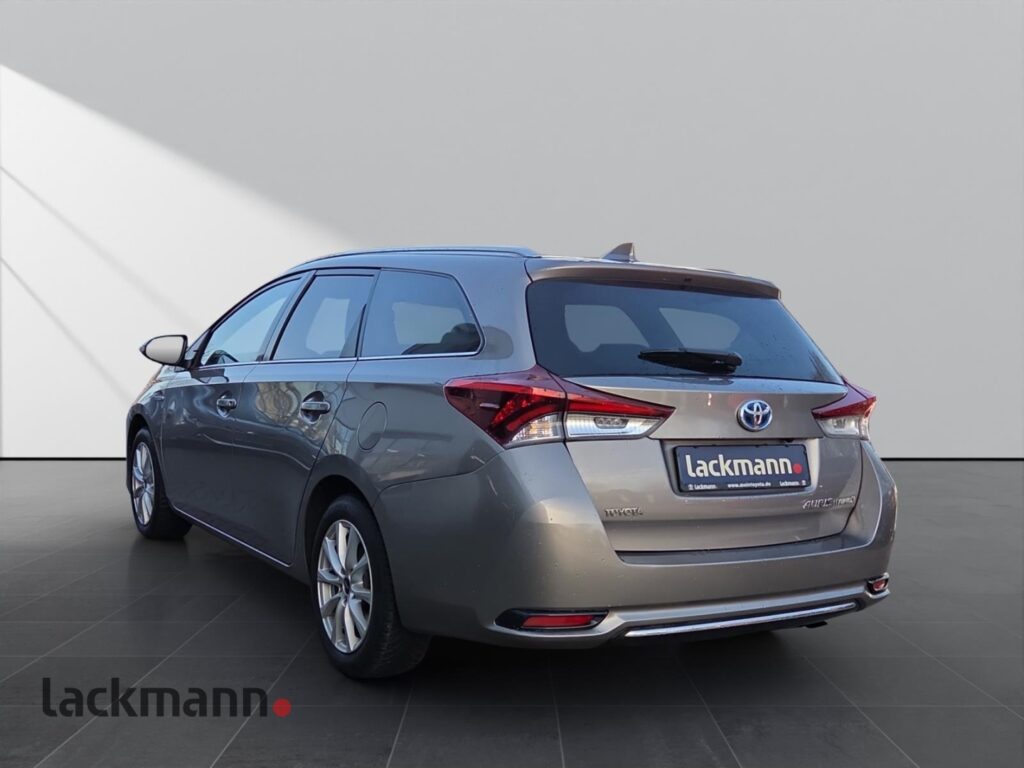 Toyota Auris Exposé-Bild 5