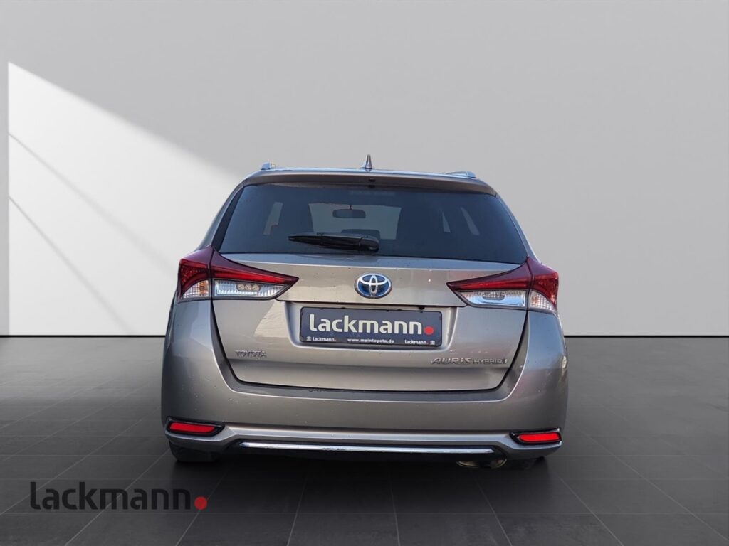 Toyota Auris Exposé-Bild 6