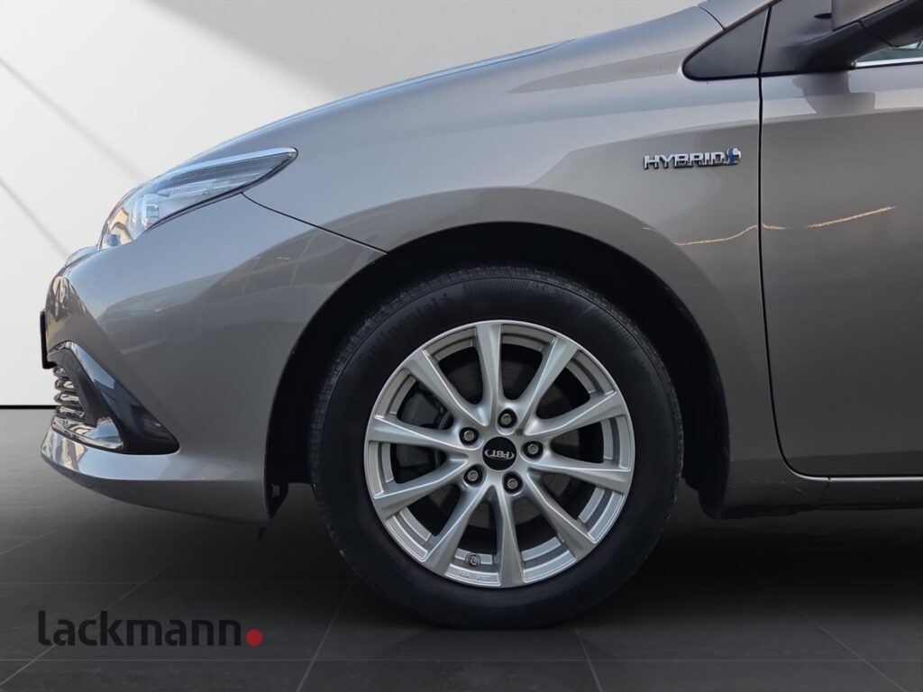 Toyota Auris Exposé-Bild 11