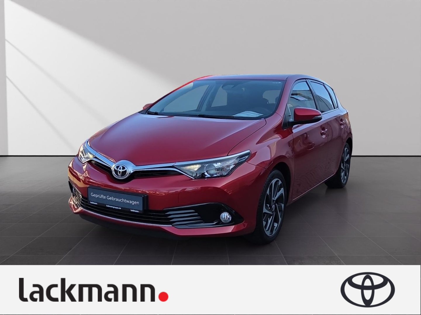 Toyota Auris Exposé-Bild 1