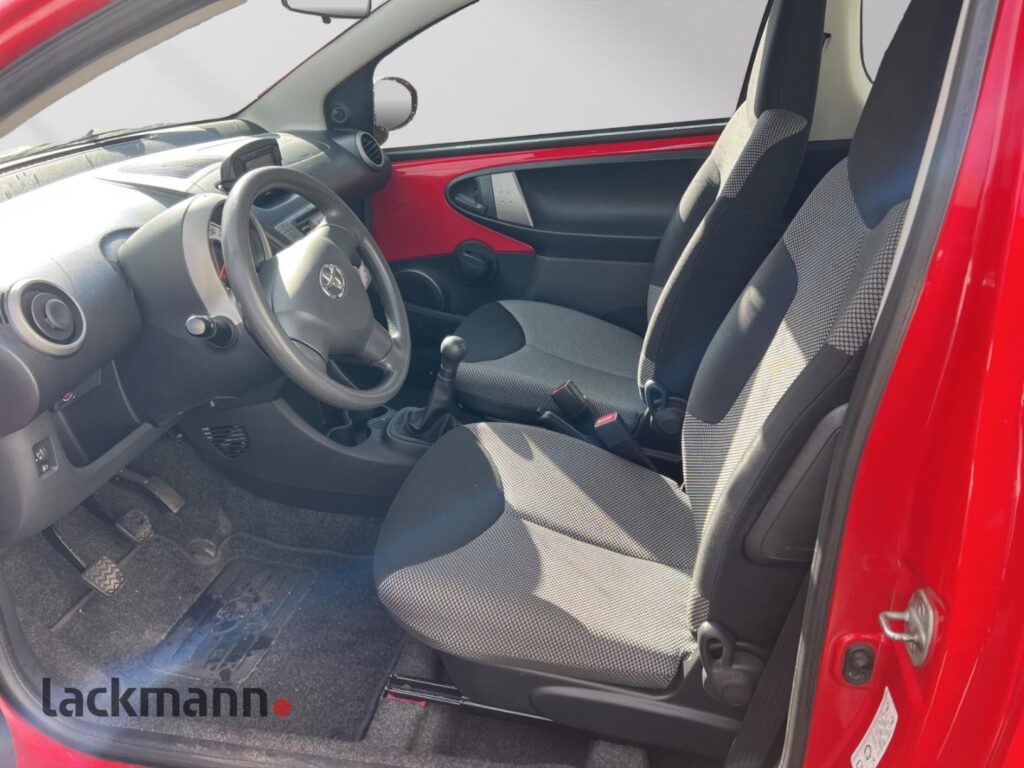 Toyota Aygo Exposé-Bild 8