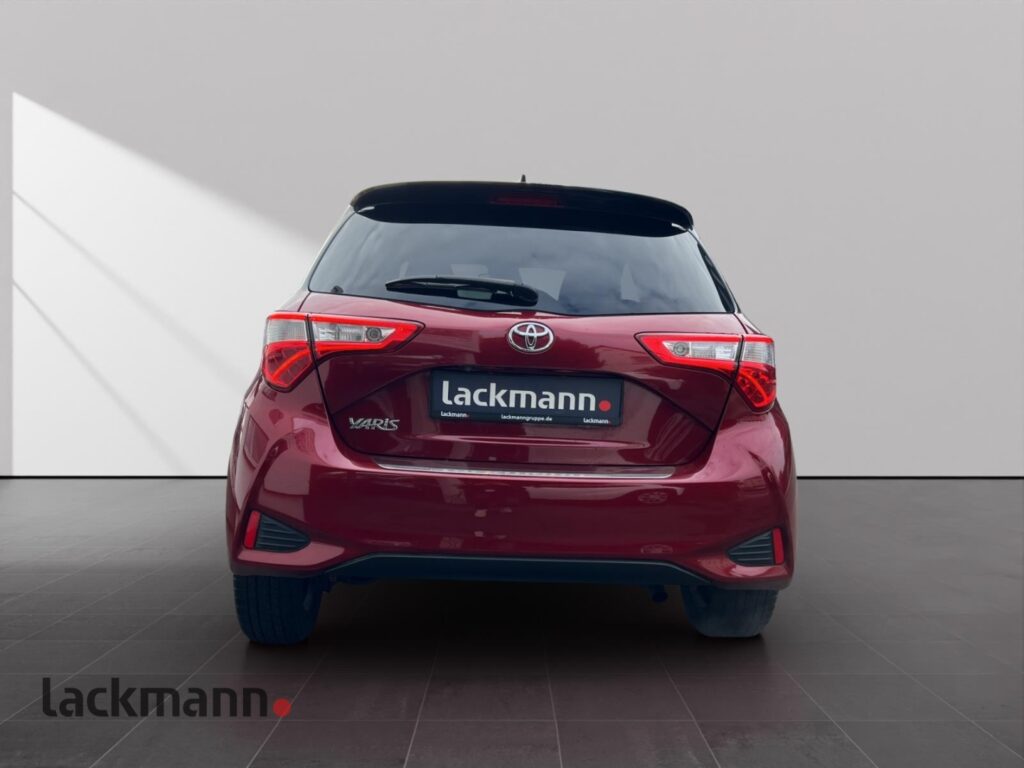 Toyota Yaris Exposé-Bild 5