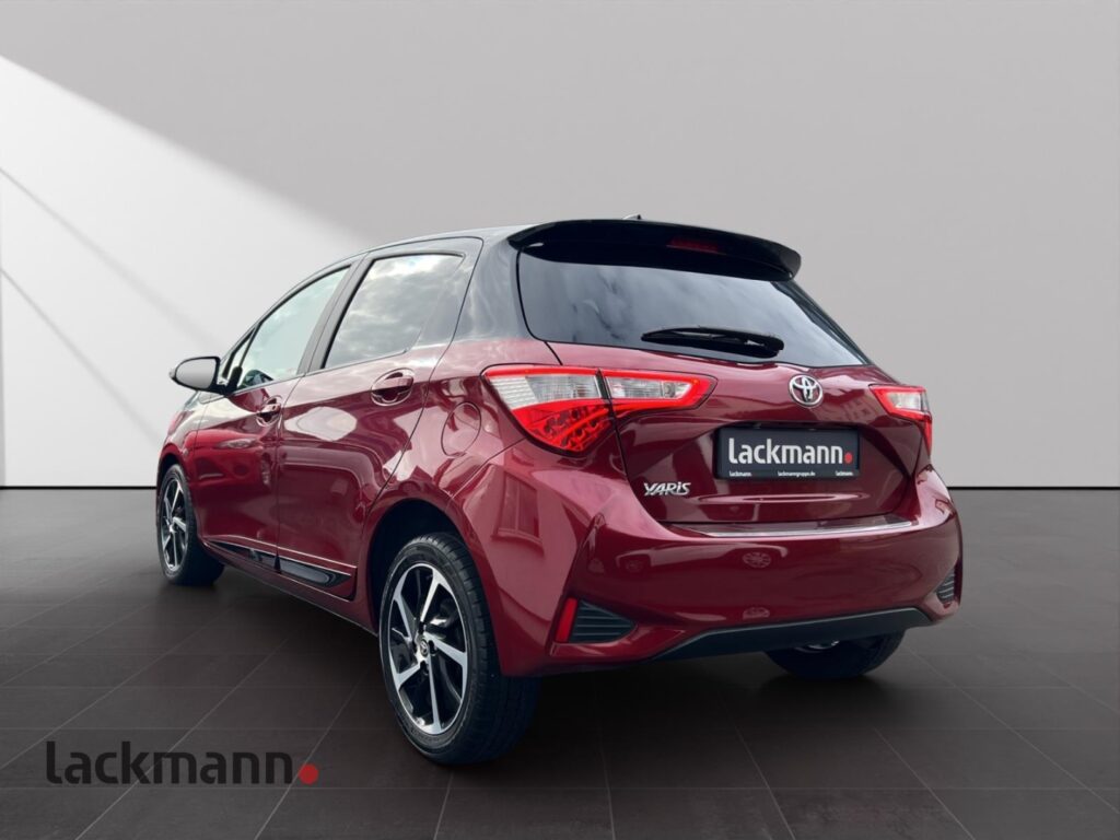 Toyota Yaris Exposé-Bild 6