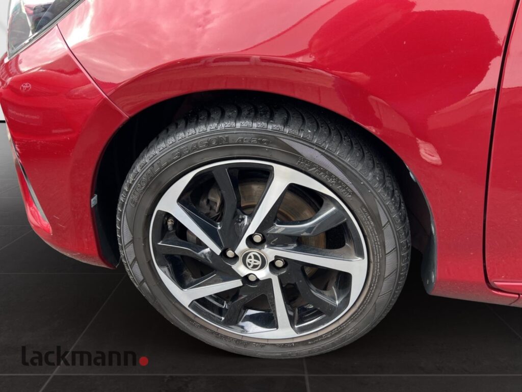 Toyota Yaris Exposé-Bild 14