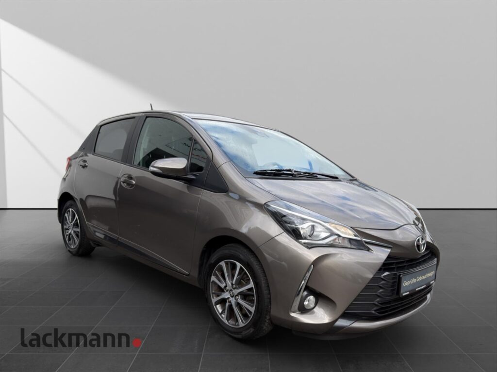 Toyota Yaris Exposé-Bild 3