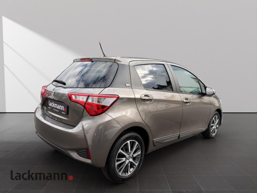 Toyota Yaris Exposé-Bild 4