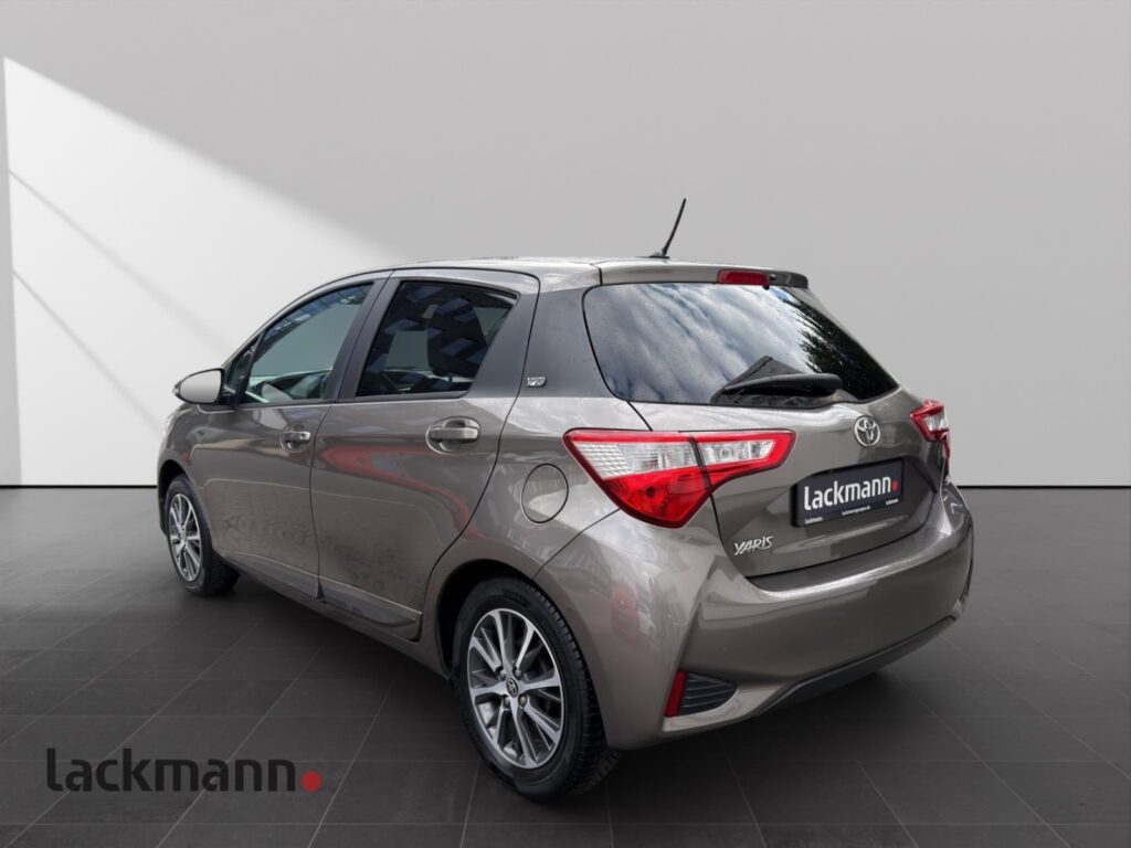 Toyota Yaris Exposé-Bild 6