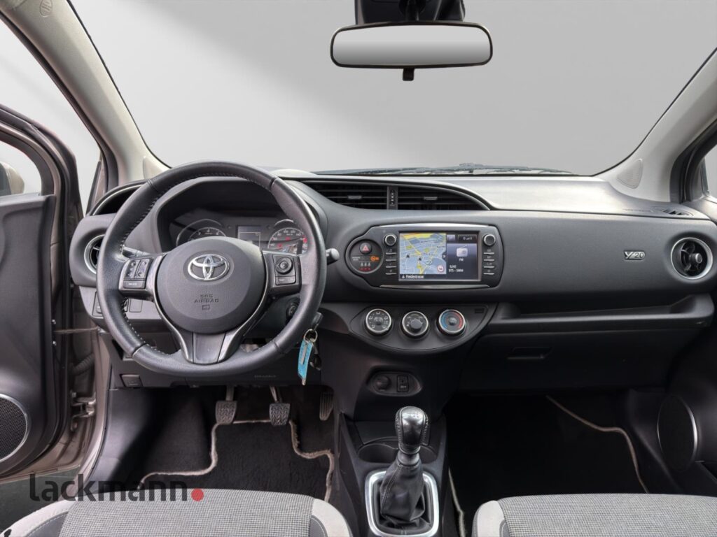 Toyota Yaris Exposé-Bild 10