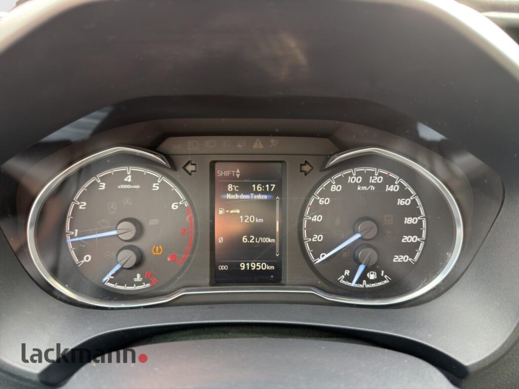 Toyota Yaris Exposé-Bild 13