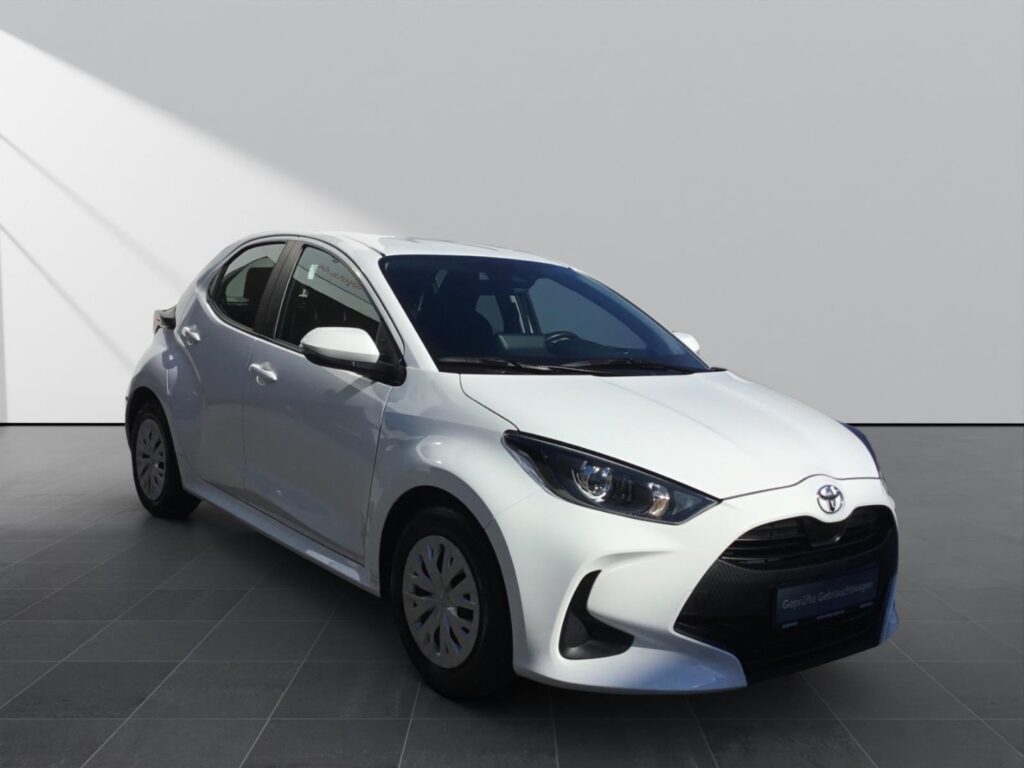 Toyota Yaris Exposé-Bild 3