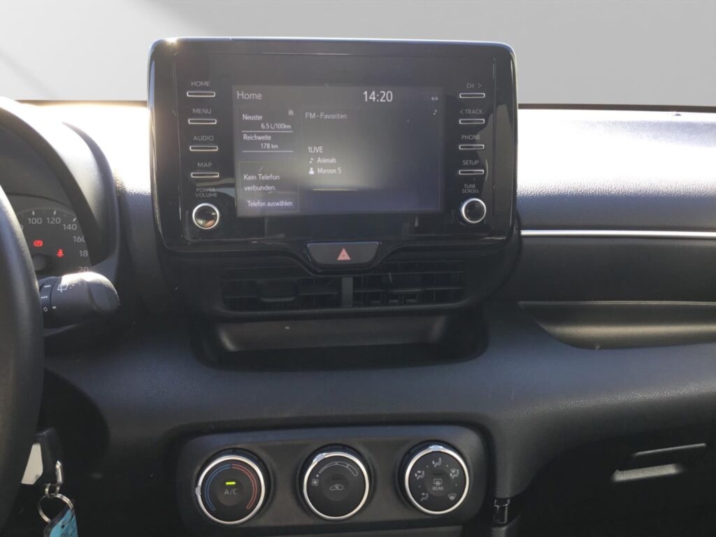 Toyota Yaris Exposé-Bild 12