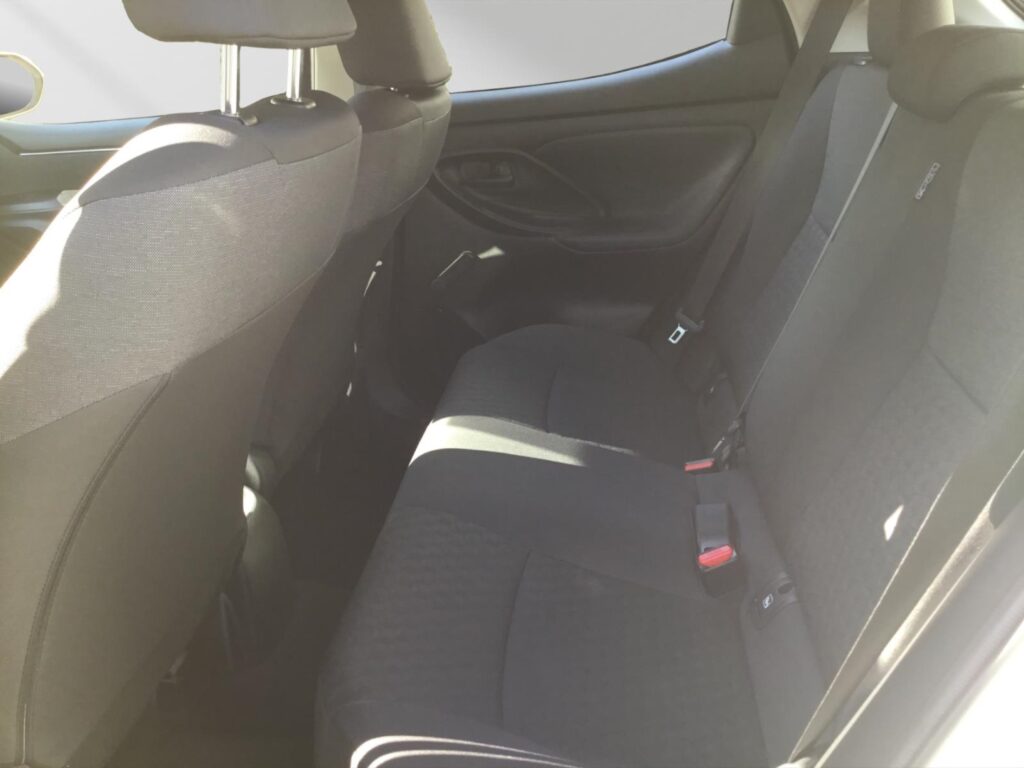 Toyota Yaris Exposé-Bild 9