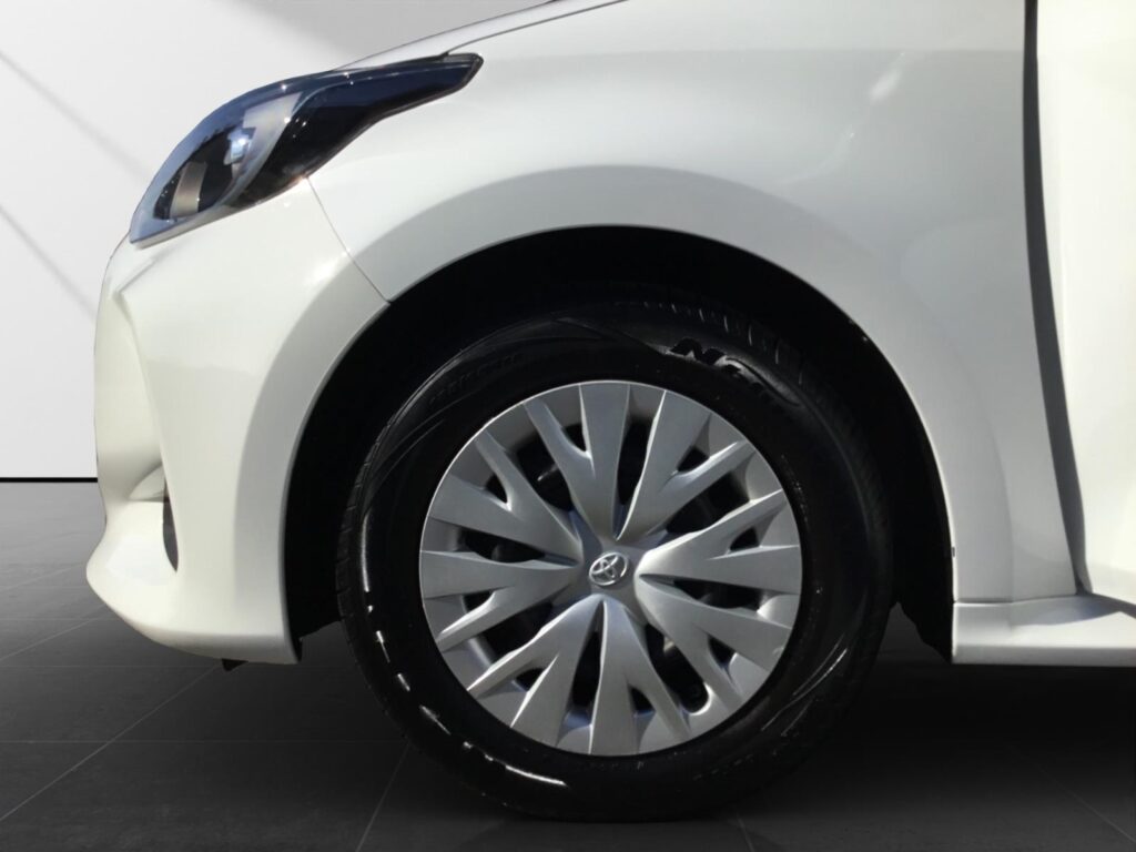 Toyota Yaris Exposé-Bild 11