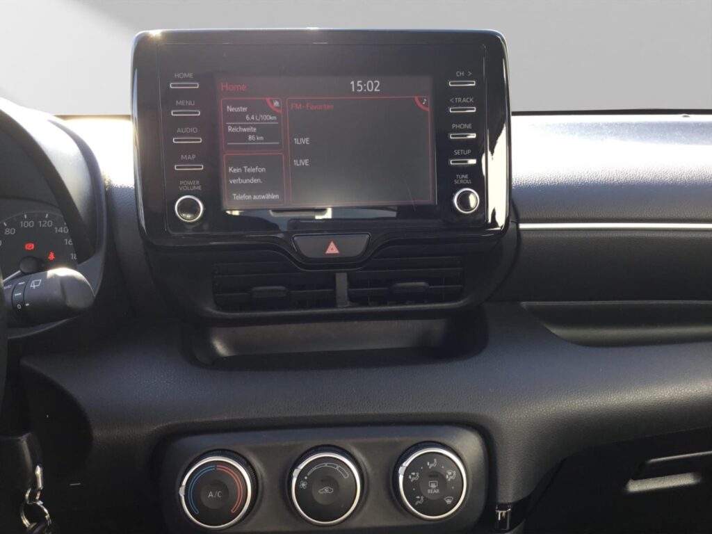 Toyota Yaris Exposé-Bild 12