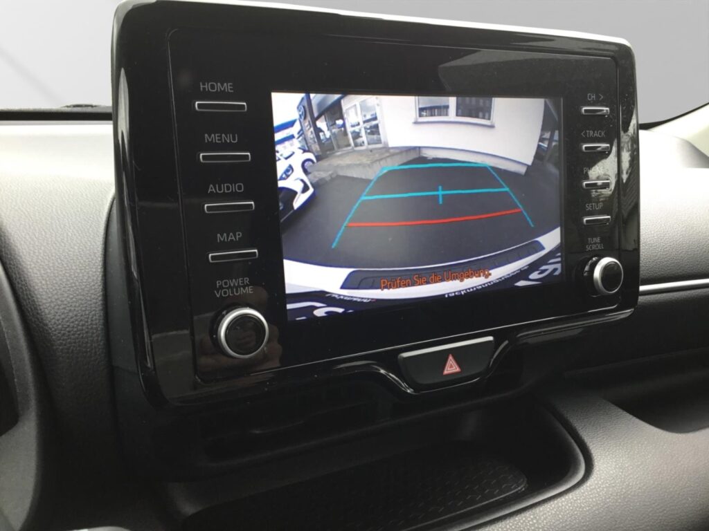 Toyota Yaris Exposé-Bild 13