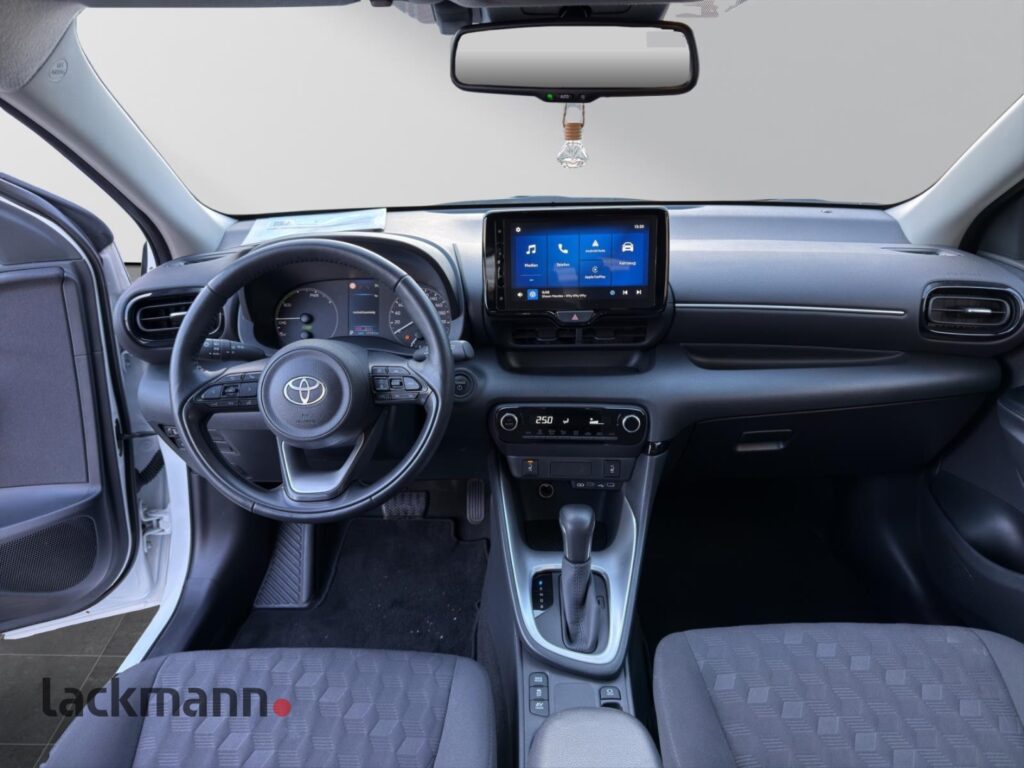 Toyota Yaris Exposé-Bild 10