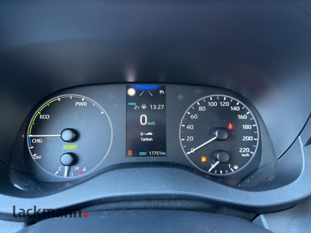 Toyota Yaris Exposé-Bild 14