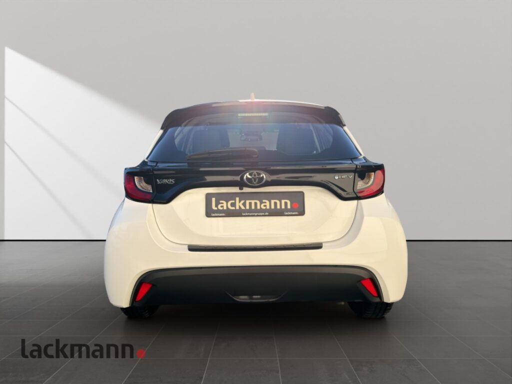 Toyota Yaris Exposé-Bild 6