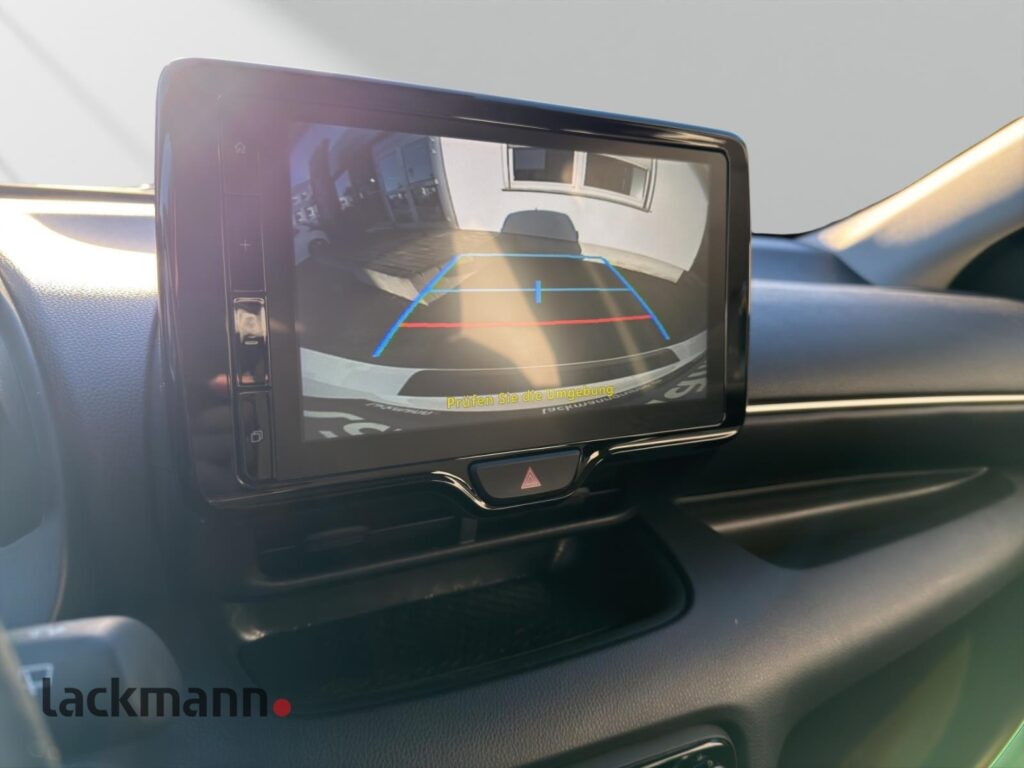 Toyota Yaris Exposé-Bild 13