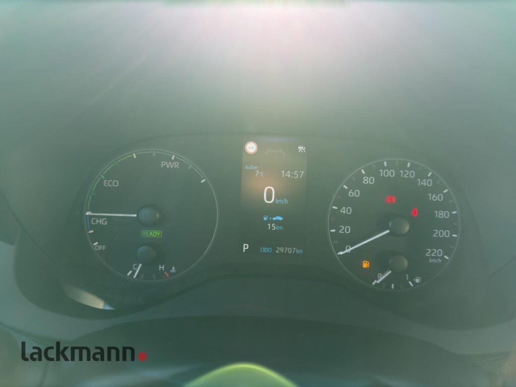 Toyota Yaris Exposé-Bild 14