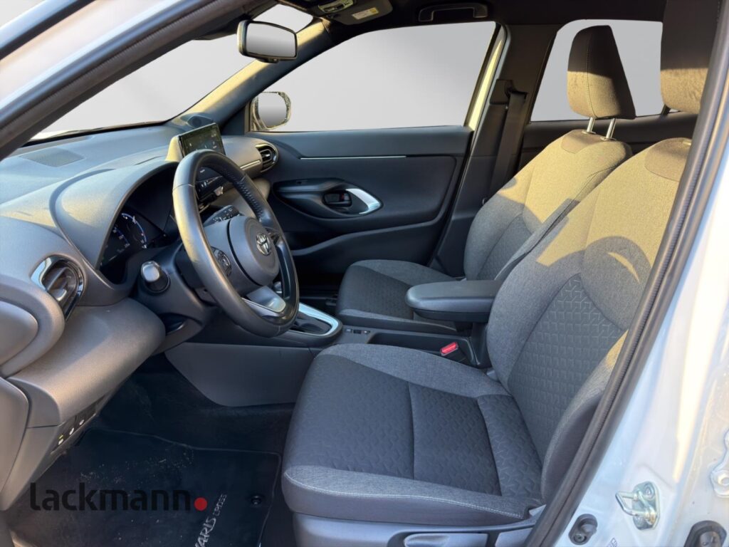 Toyota Yaris Cross Exposé-Bild 8