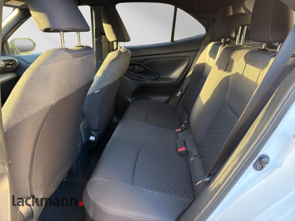 Toyota Yaris Cross Exposé-Bild 9