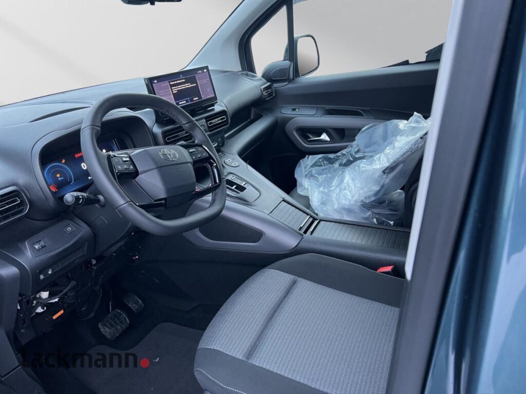Toyota Proace City Exposé-Bild 8