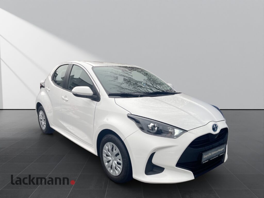 Toyota Yaris Exposé-Bild 3