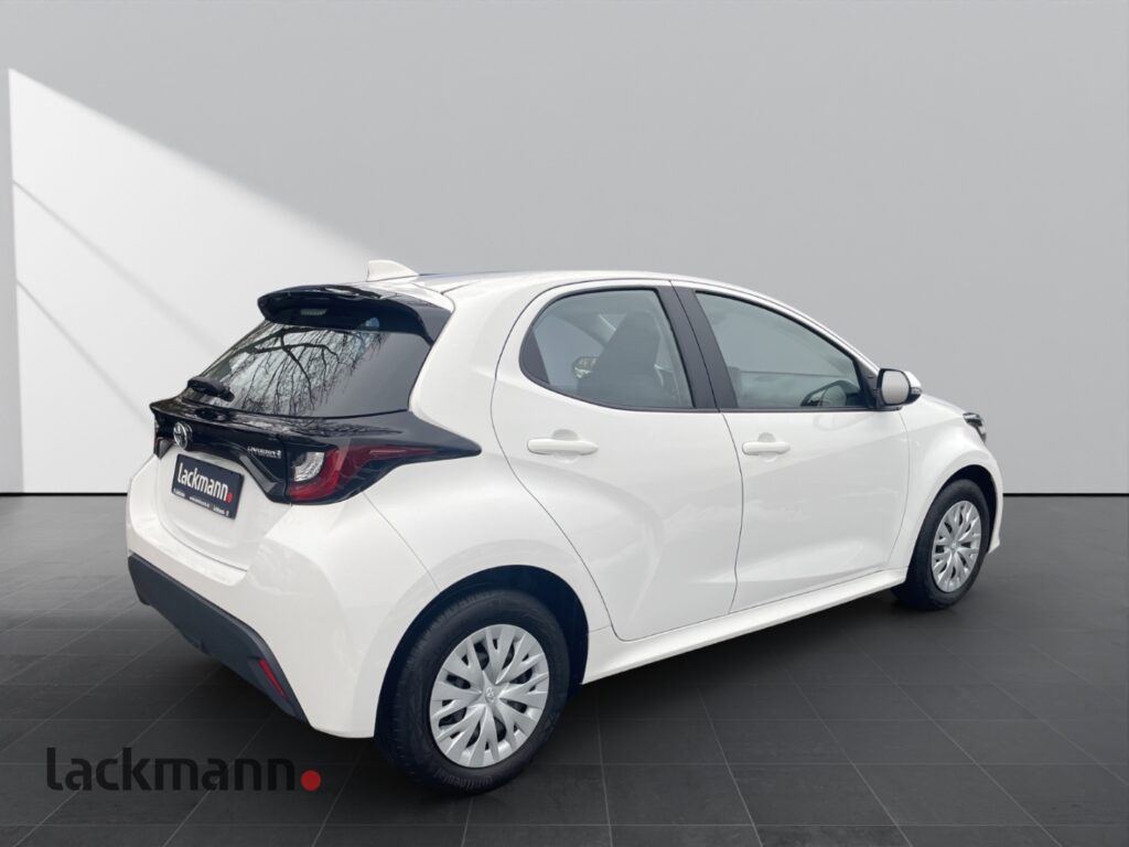 Toyota Yaris Exposé-Bild 4